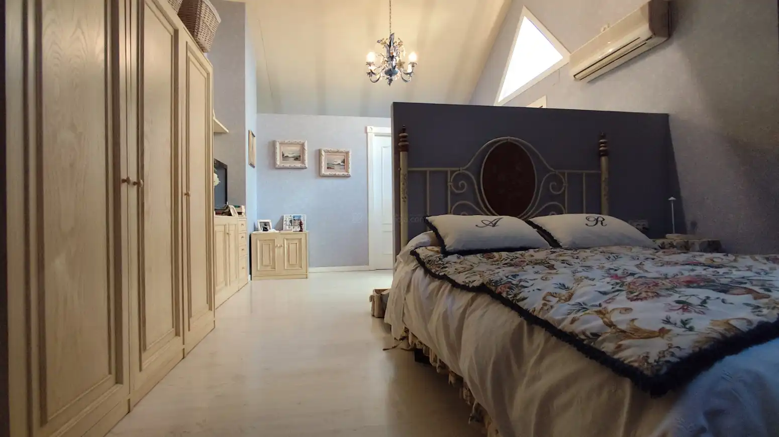 Bedroom of Houses for sale in  Logroño  with Air Conditioner, Heating and Parquet flooring