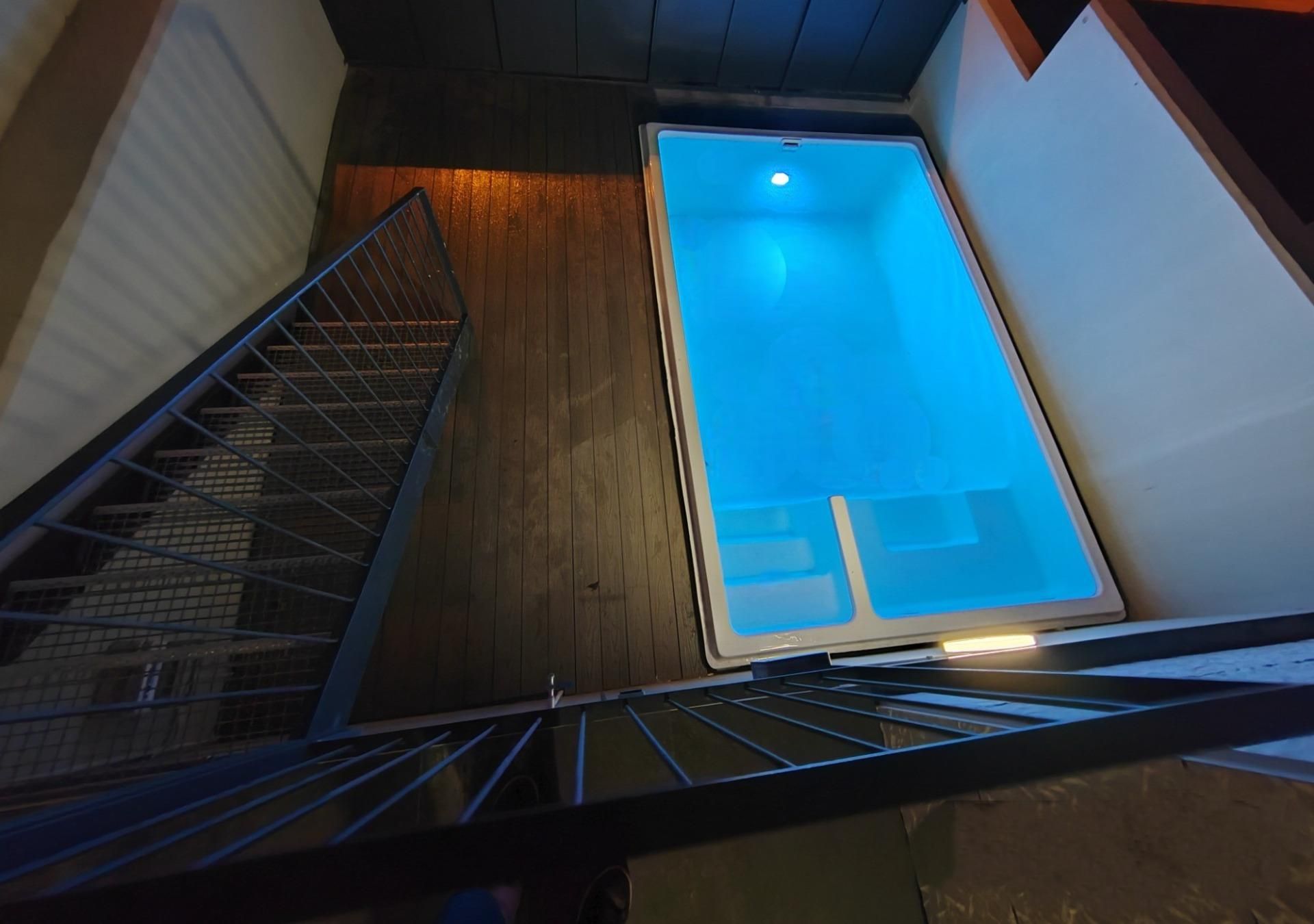 Piscina de Piso en venta en  Barcelona Capital con Aire acondicionado, Jardín privado y Parquet