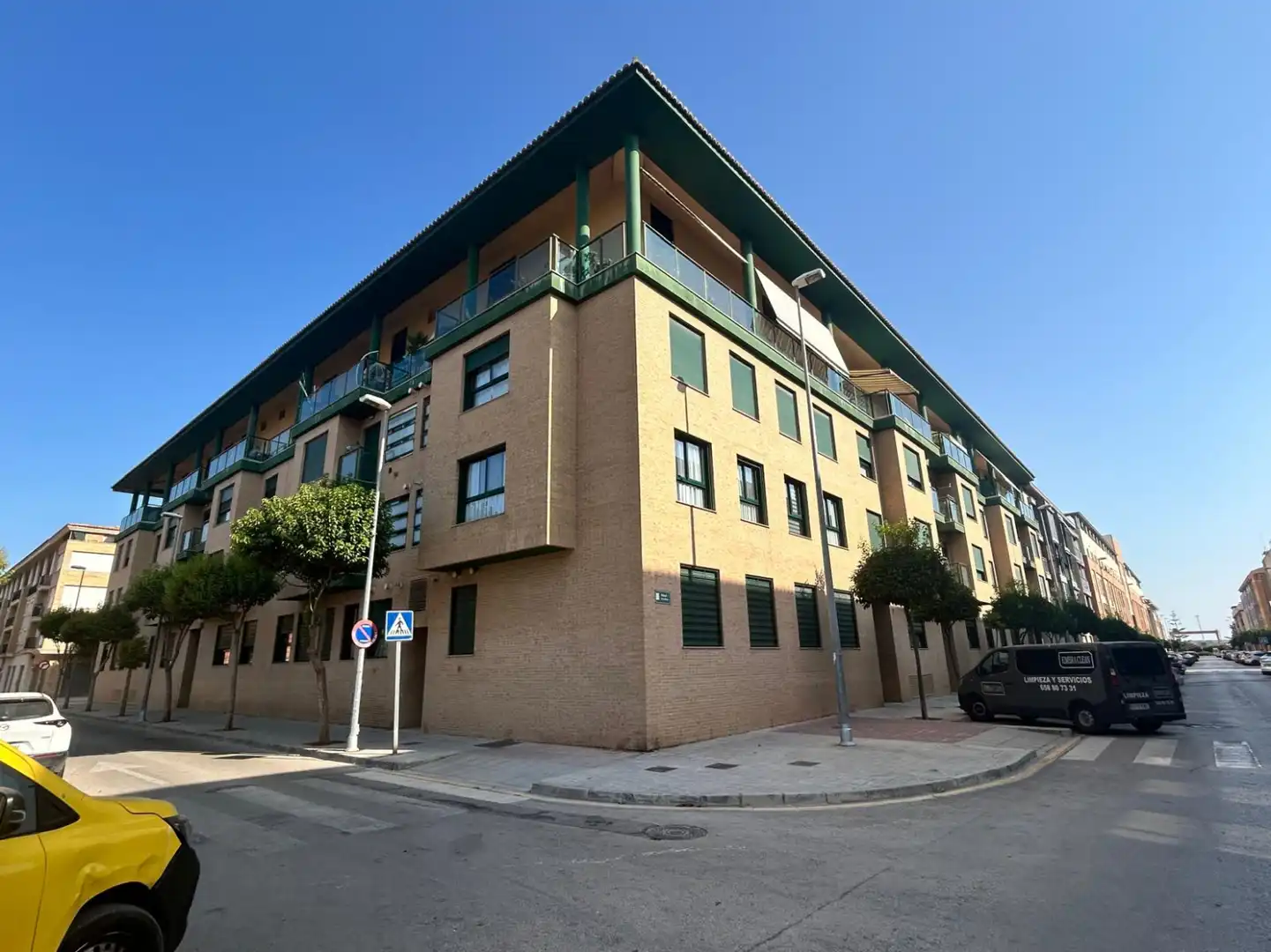 Exterior view of Flat for sale in Silla  with Air Conditioner, Storage room and Swimming Pool