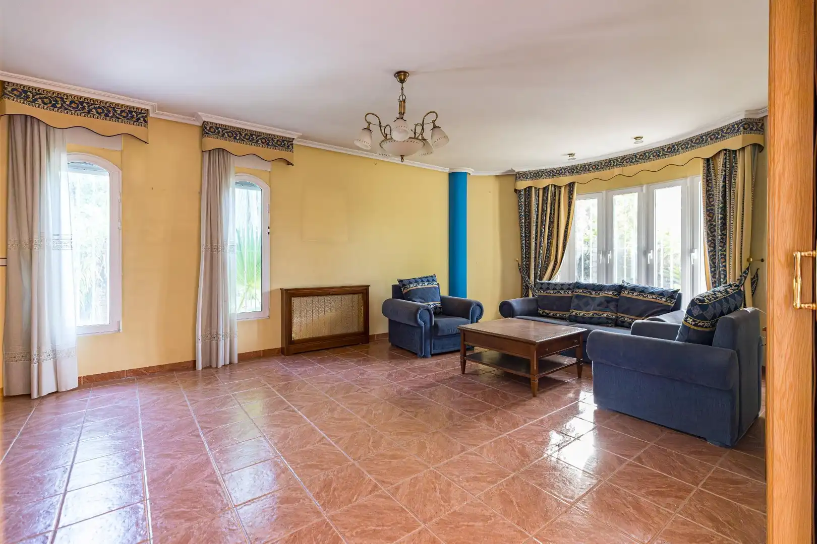 Sala d'estar de Casa o xalet en venda en Murcia amb Jardí privat, Terrassa i Traster