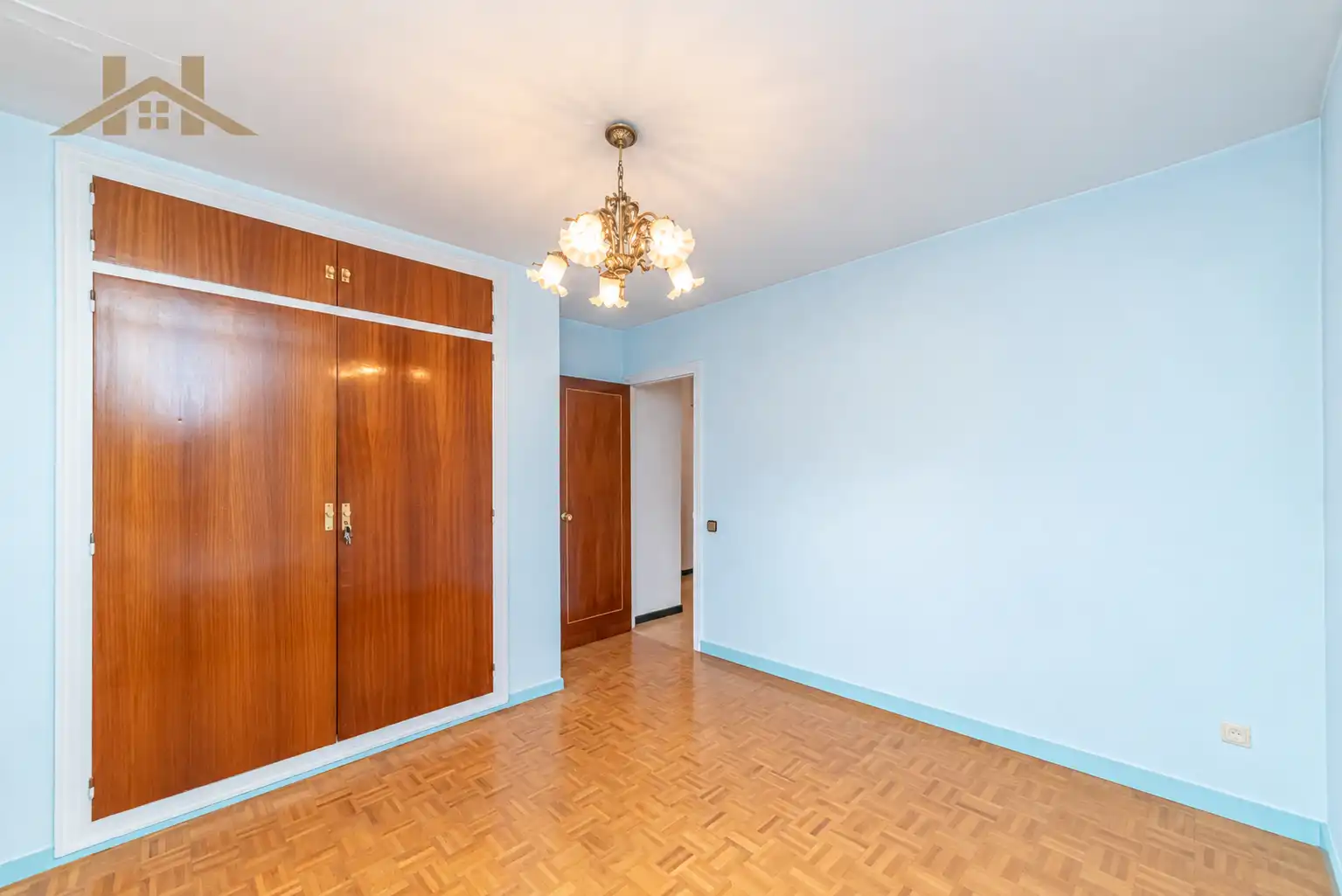 Casa aparellada amb terrassa en venda a Calle de Mercedes de la Cadiniere, imagen 15