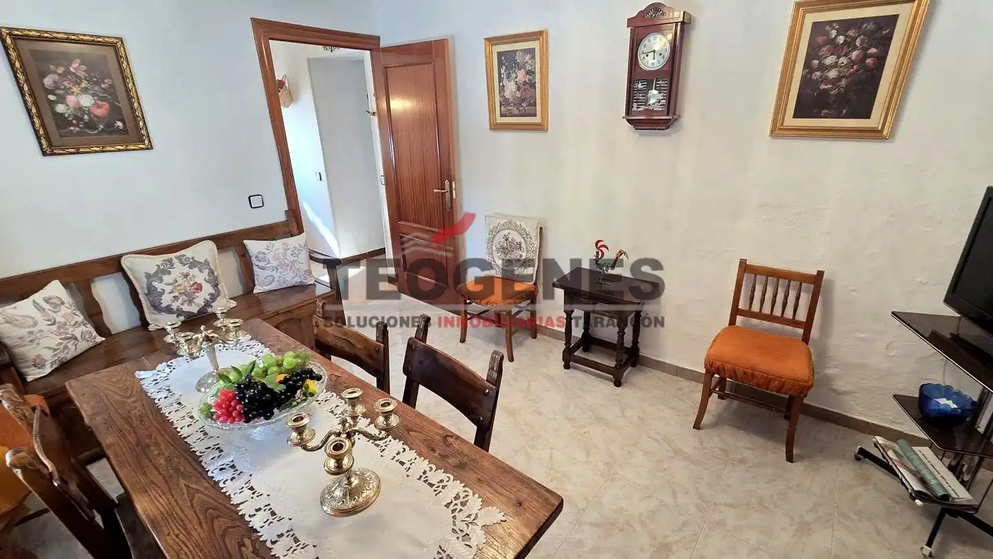 Sala de estar de Casa o chalet en venta en Almendros con Calefacción y Trastero
