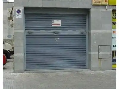 Moto in affitto a Calle Francesc Macia 157