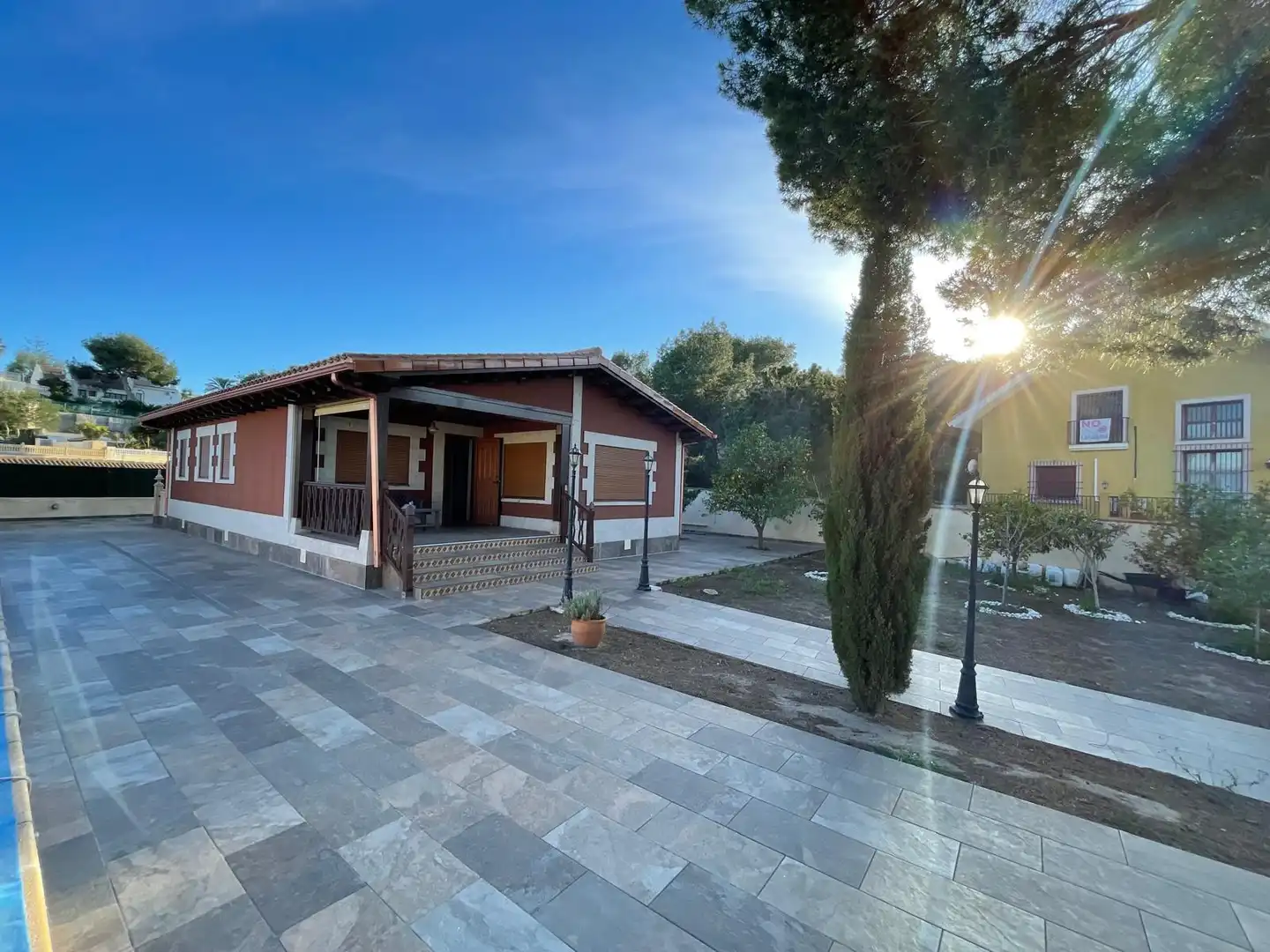 Vista exterior de Casa o xalet de lloguer en San Miguel de Salinas amb Aire condicionat, Calefacció i Jardí privat