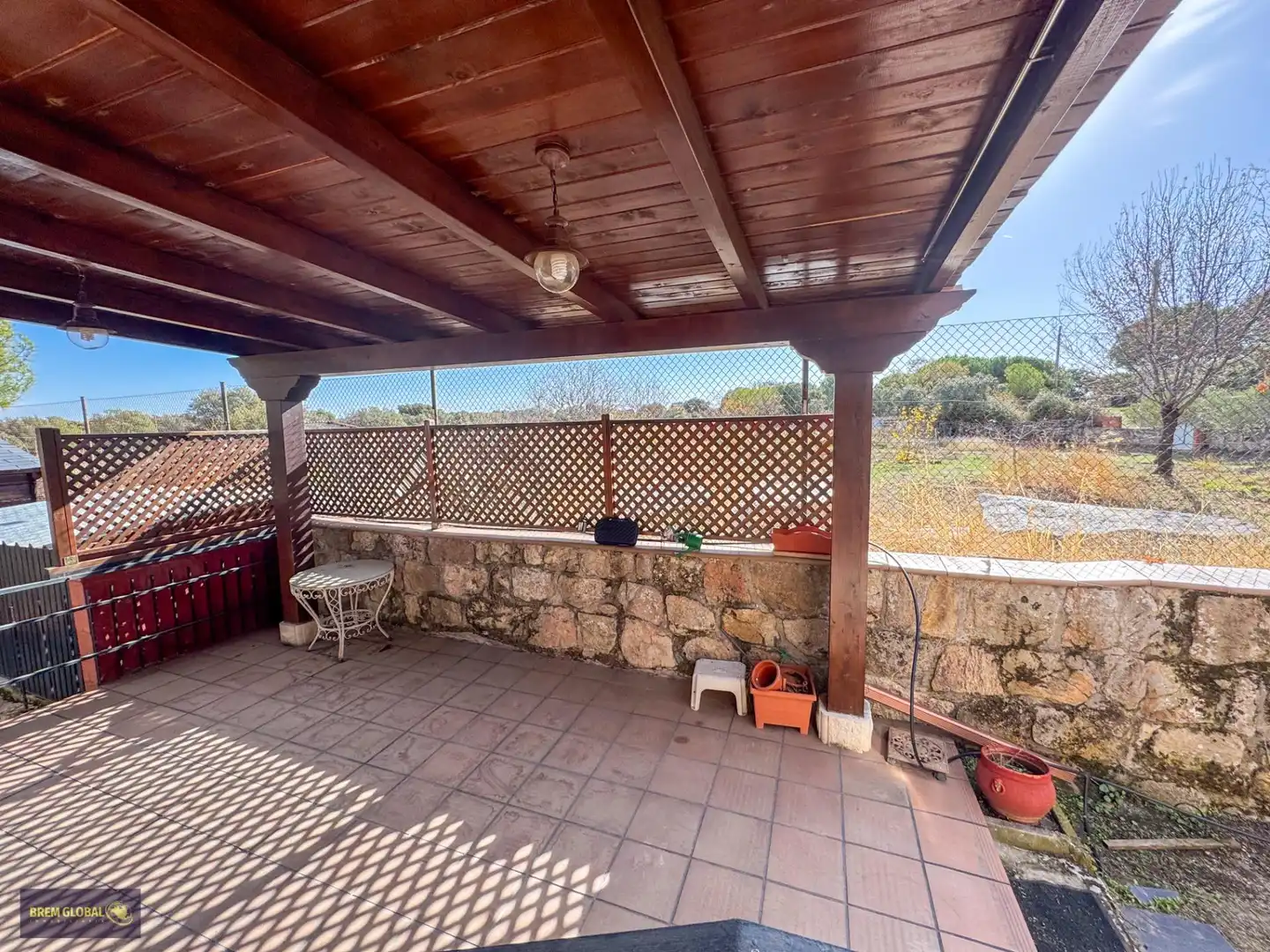 Terrassa de Casa o xalet en venda en La Cabrera amb Jardí privat, Terrassa i Traster