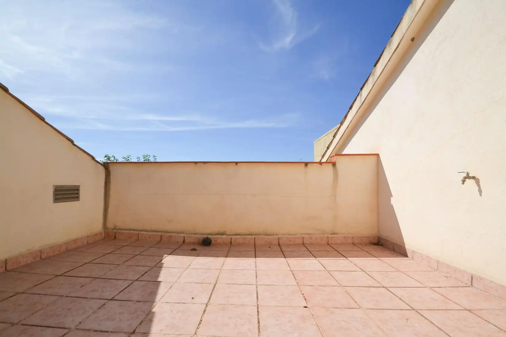 Terrassa de Casa o xalet en venda en Deltebre amb Aire condicionat, Jardí privat i Terrassa