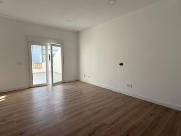 Casa en venda a Calle Federico Díaz Bertrana 19