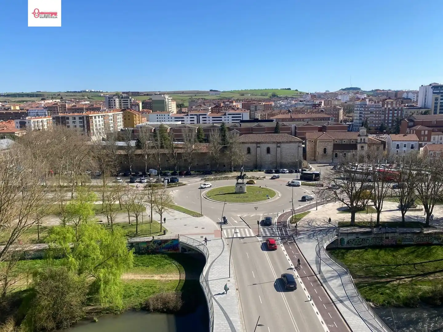 Vista exterior de Pis en venda en Burgos amb Calefacció, Terrassa i Moblat