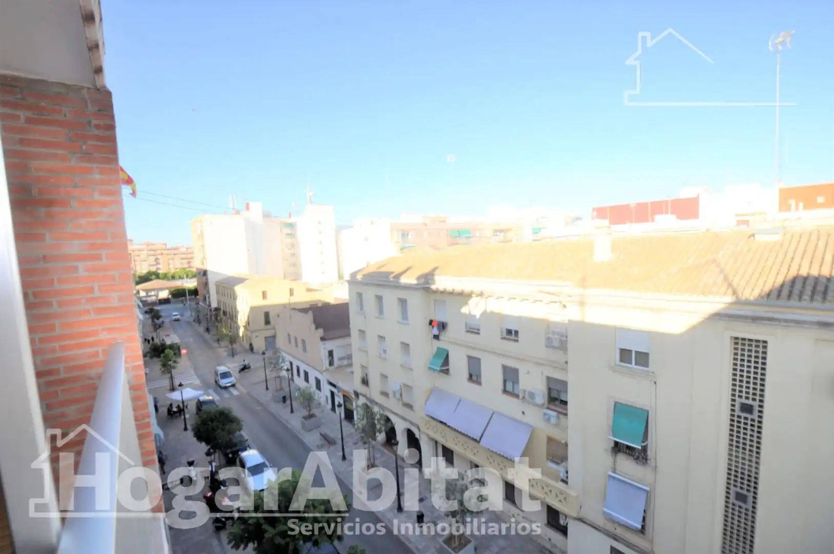 Vista exterior de Pis en venda en Valencia amb Calefacció, Moblat i Balcó