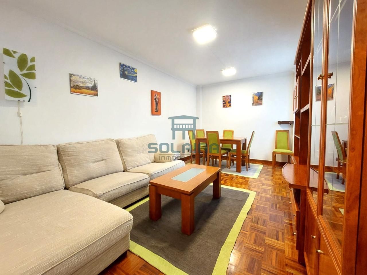 Sala de estar de Apartamento de alquiler en Ourense Capital  con Calefacción, Parquet y Amueblado