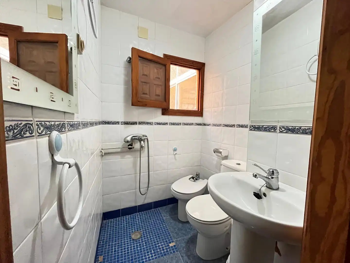Bathroom of Houses for sale in Cartagena  with Air Conditioner and Swimming Pool