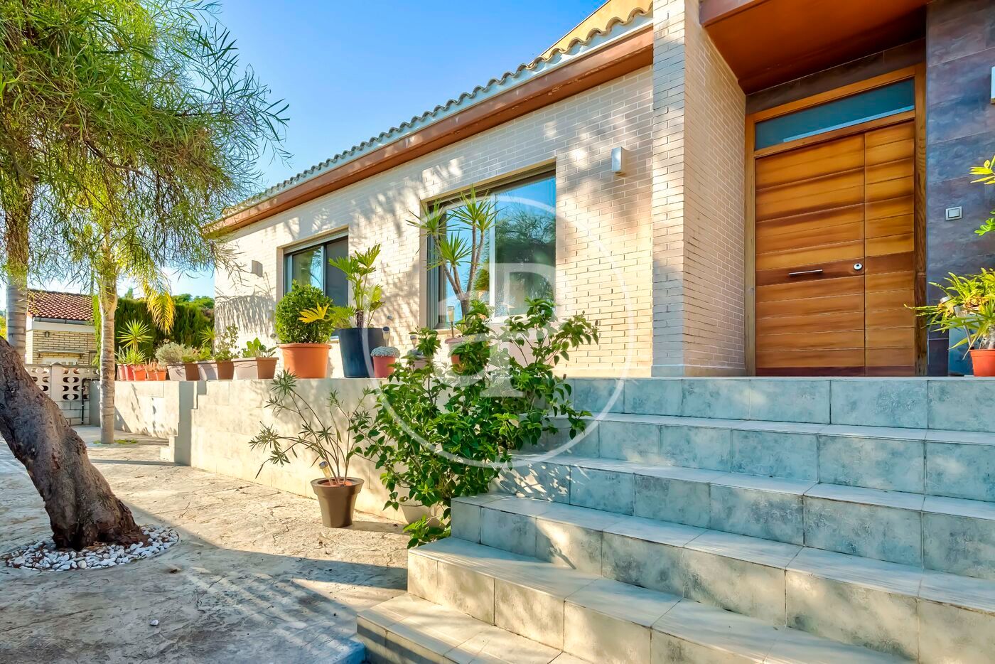 Vista exterior de Casa o chalet en venta en L'Alcúdia con Aire acondicionado, Calefacción y Jardín privado