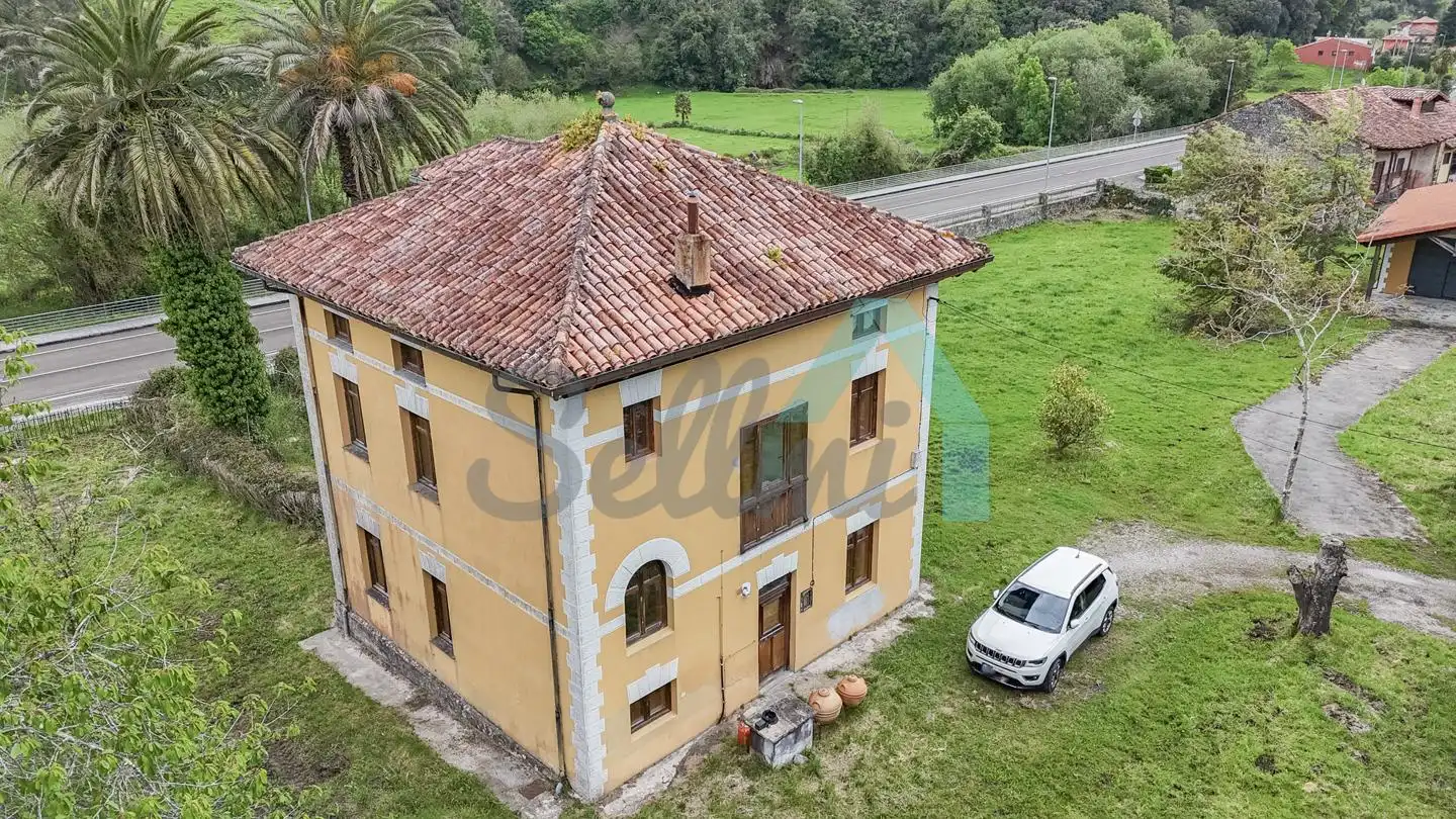 Vista exterior de Casa o chalet en venta en Llanes con Calefacción, Jardín privado y Parquet