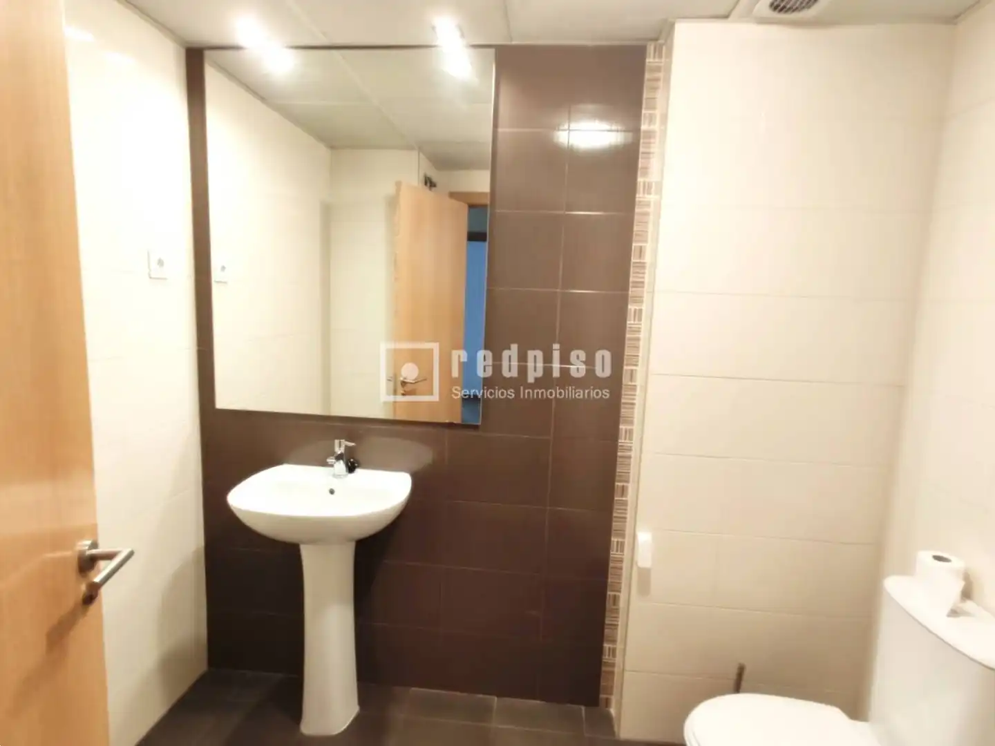 Baño de Piso de alquiler en Móstoles con Aire acondicionado, Calefacción y Trastero