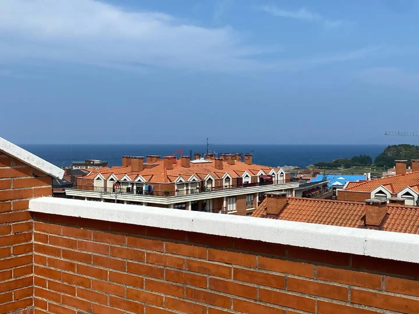 Vista exterior de Casa adosada en venta en Castro-Urdiales