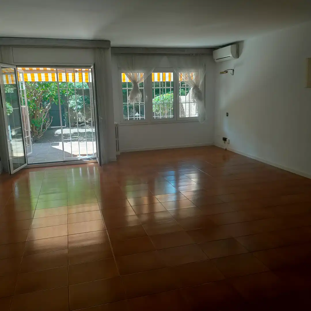 Living room of Detached homes for rent in Sant Cugat del Vallès  with Air Conditioner, Heating and Private garden