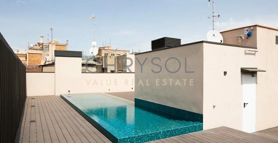 Swimming pool of Flat for sale in  Barcelona Capital  with Air Conditioner, Heating and Parquet flooring