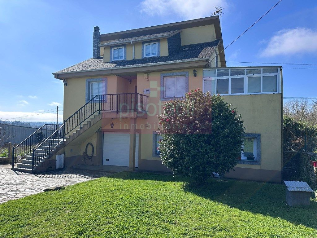 Vista exterior de Casa o xalet en venda en Lugo Capital