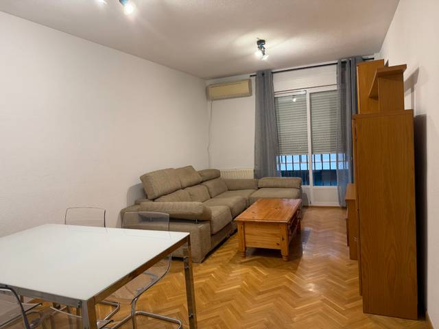 Piso en Alquiler en Avenida de Pedro Diez en San Isidro