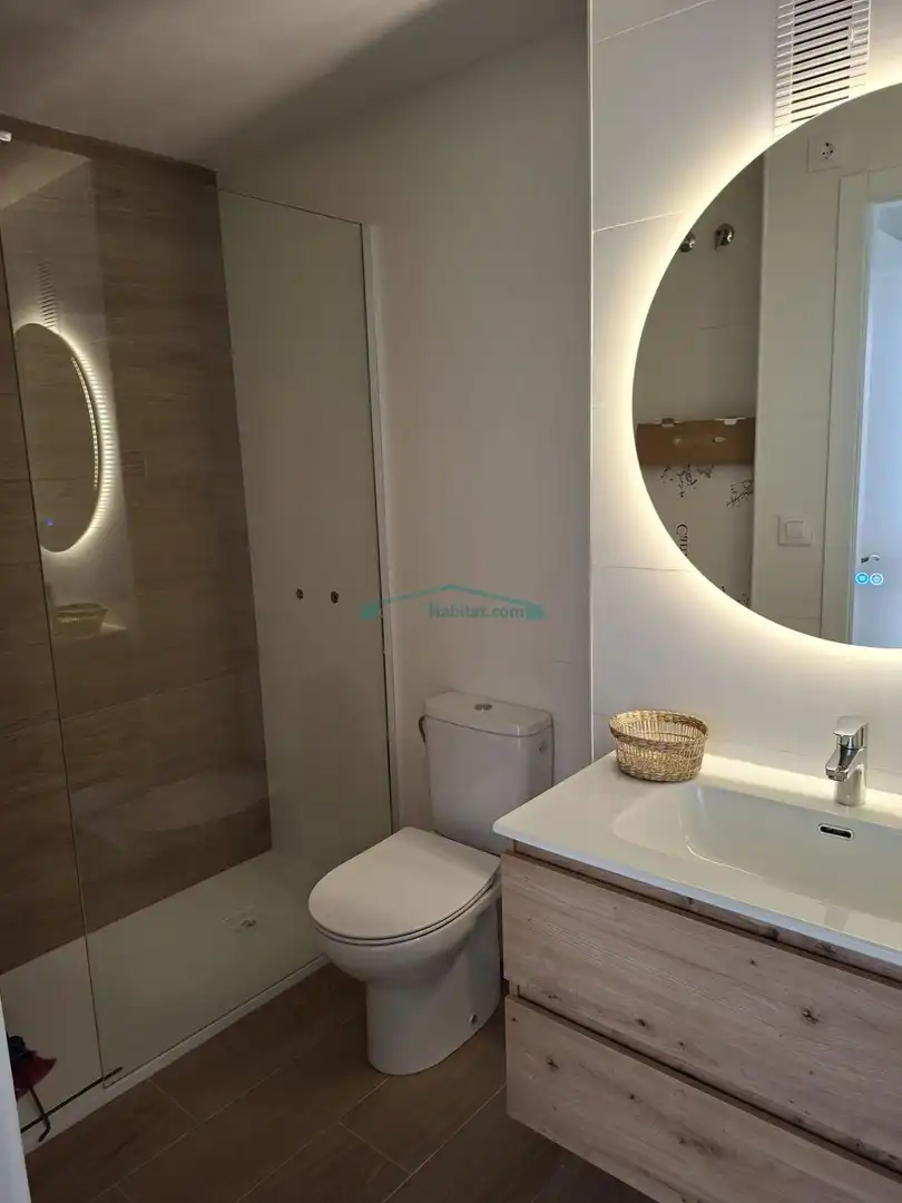 Badezimmer von Wohnungen zur Miete in Dénia mit Klimaanlage, Heizung und Möbliert