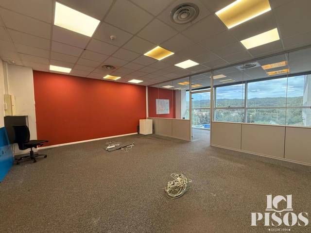 Oficina en Alquiler en Corts Catalanes en Roquetes - Can Magí