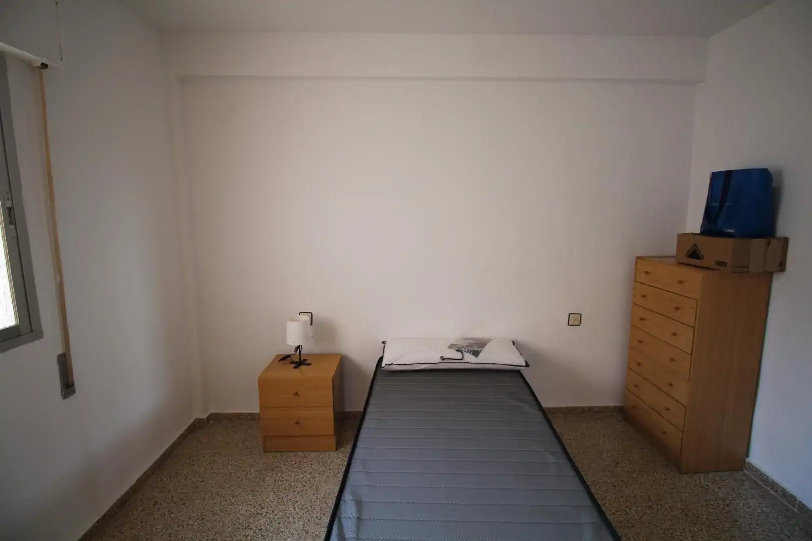 Flat for rent in Calle Palencia, , 11, Barrio de Zaidín