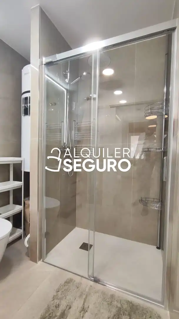 Baño de Estudio de alquiler en Alfafar con Aire acondicionado, Calefacción y Amueblado