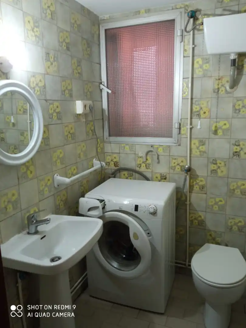 Bathroom of Flat for rent in Granada  with Heating, Terrace and Furnished