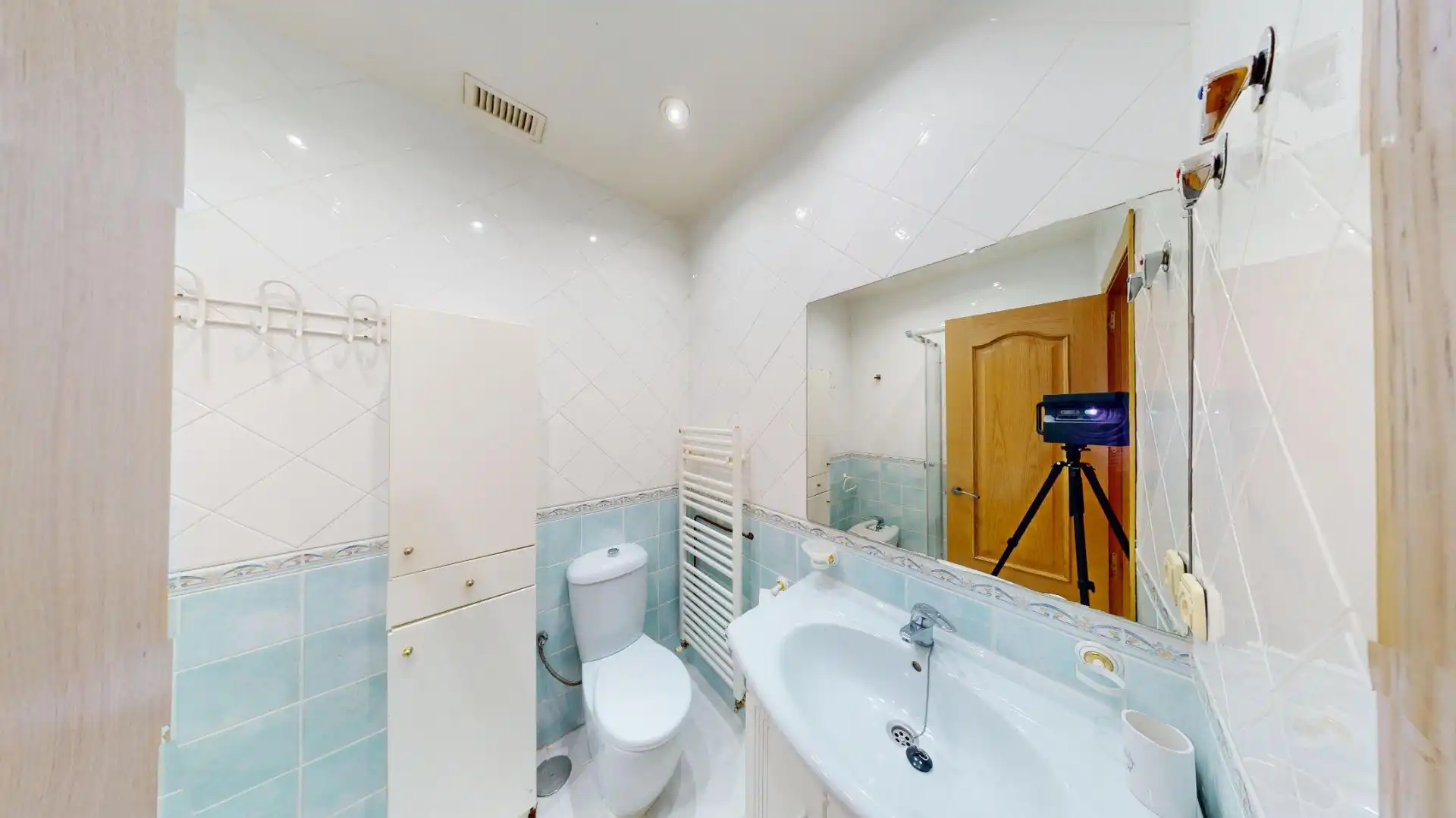 Baño de Casa adosada en venta en El Molar (Madrid) con Calefacción, Jardín privado y Terraza