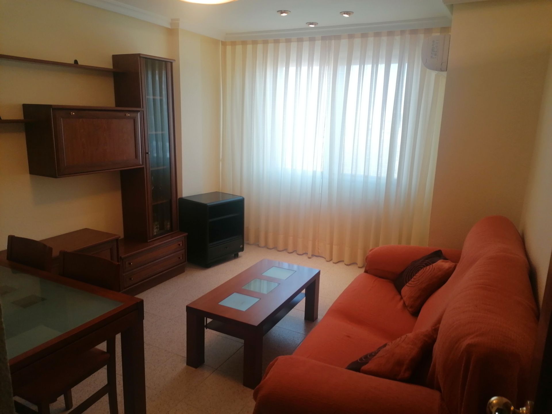 Living room of Flat to rent in  Zaragoza Capital  with Air Conditioner, Heating and Furnished