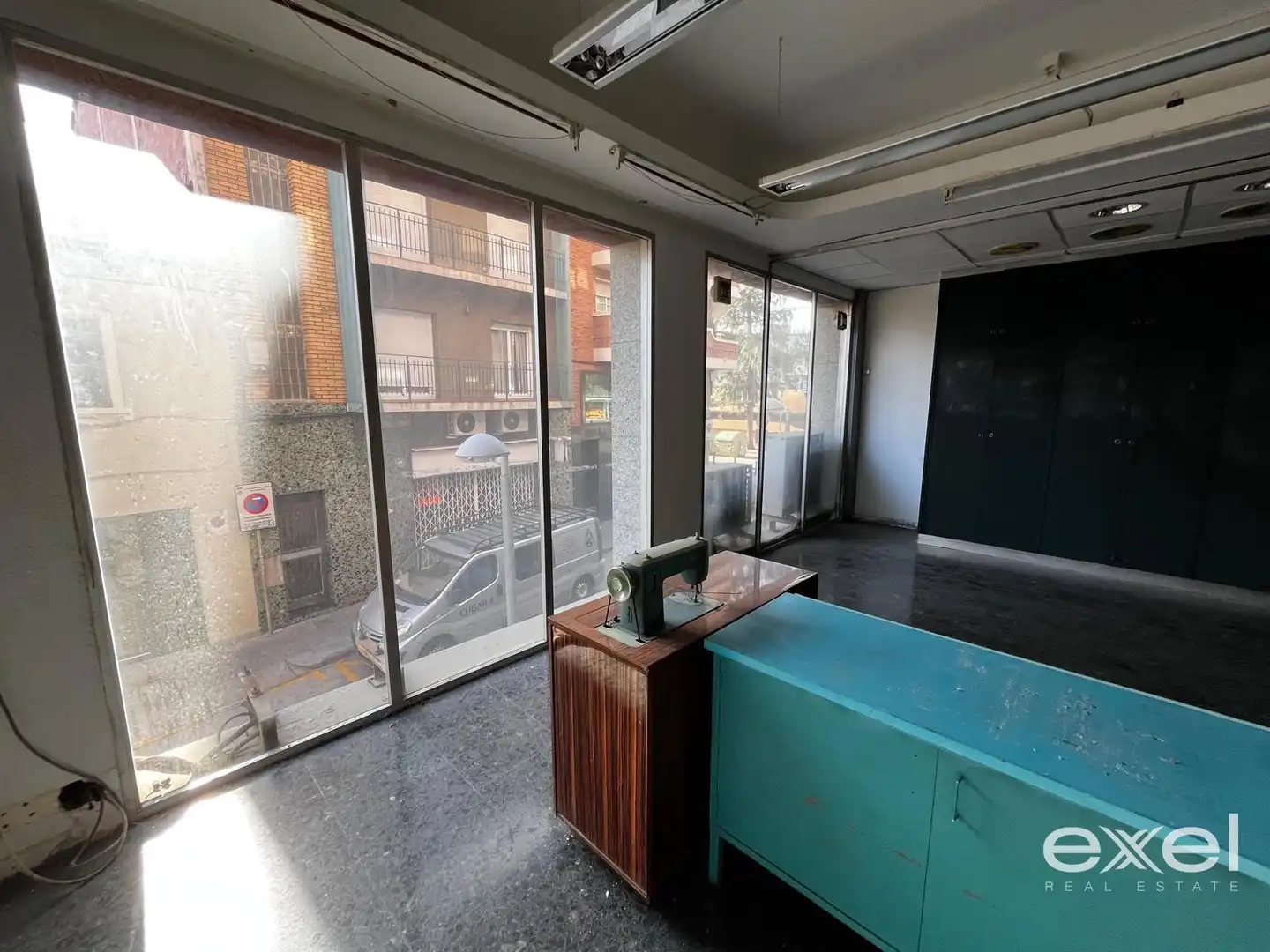Local en venta en Cornellà de Llobregat