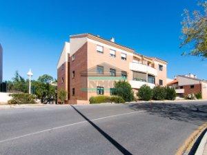 Außenansicht von Wohnung zum verkauf in  Granada Capital mit Klimaanlage und Balkon