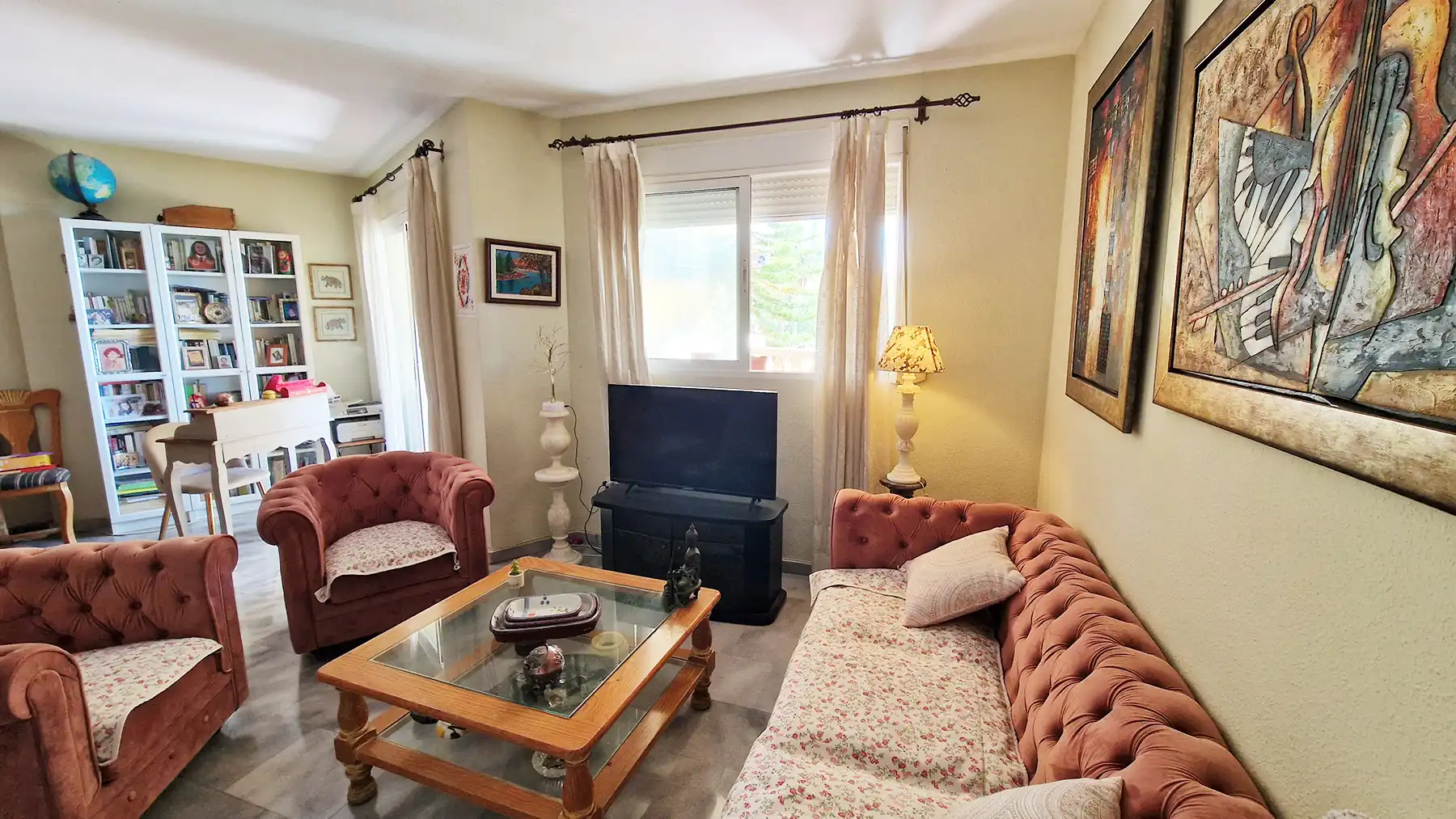 Sala de estar de Piso en venta en Benalmádena con Aire acondicionado, Terraza y Trastero