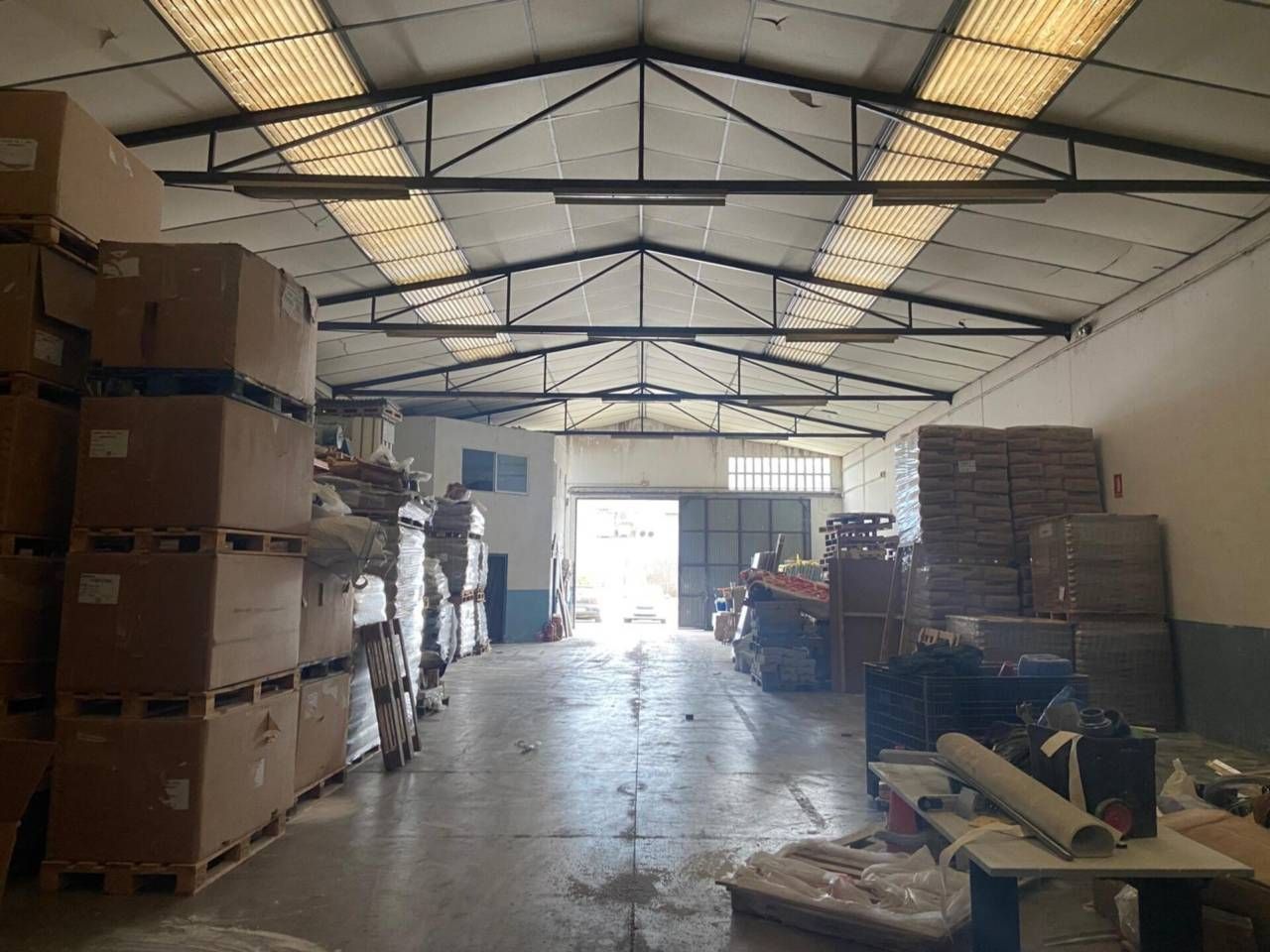 Nau industrial en venda en Canovelles