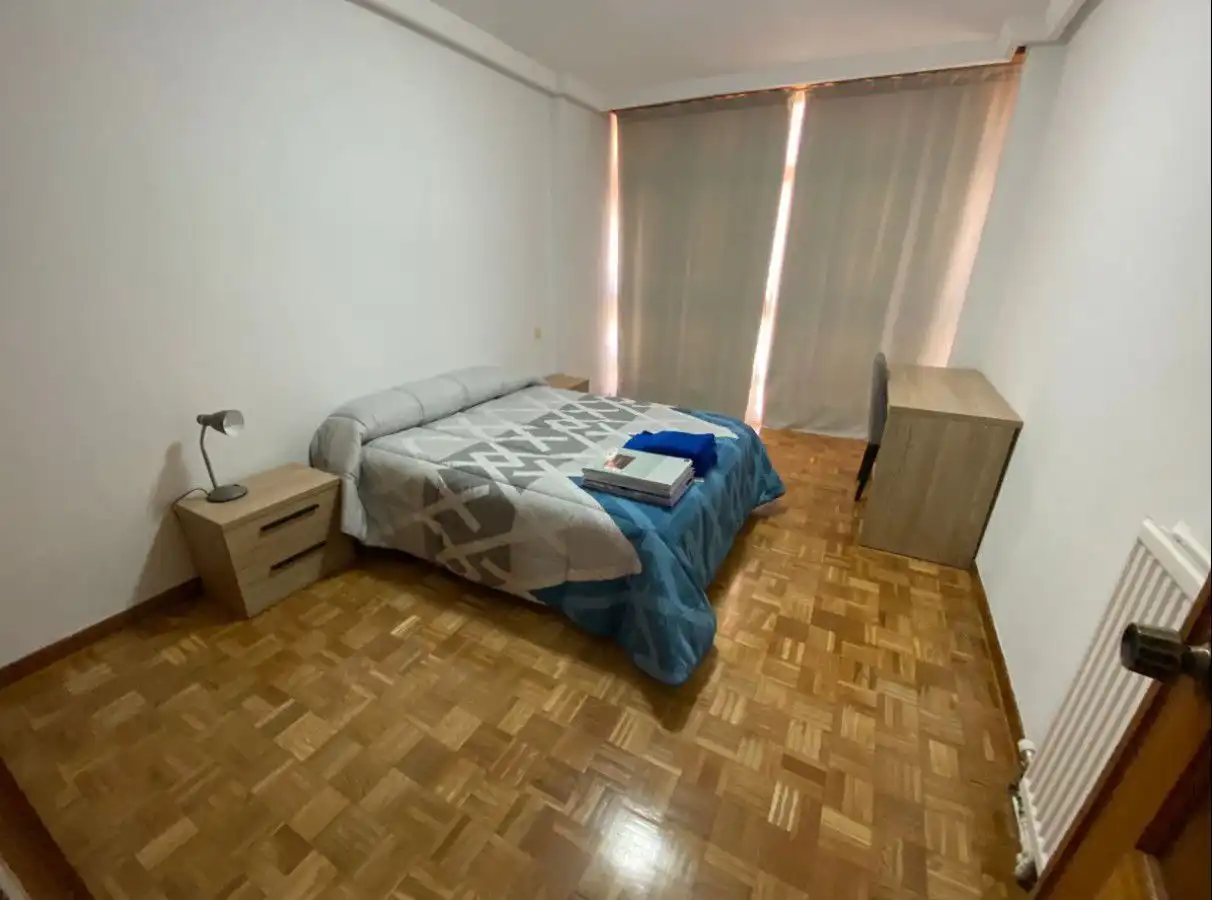 Habitación de Piso de alquiler en Palencia con Calefacción, Parquet y Amueblado