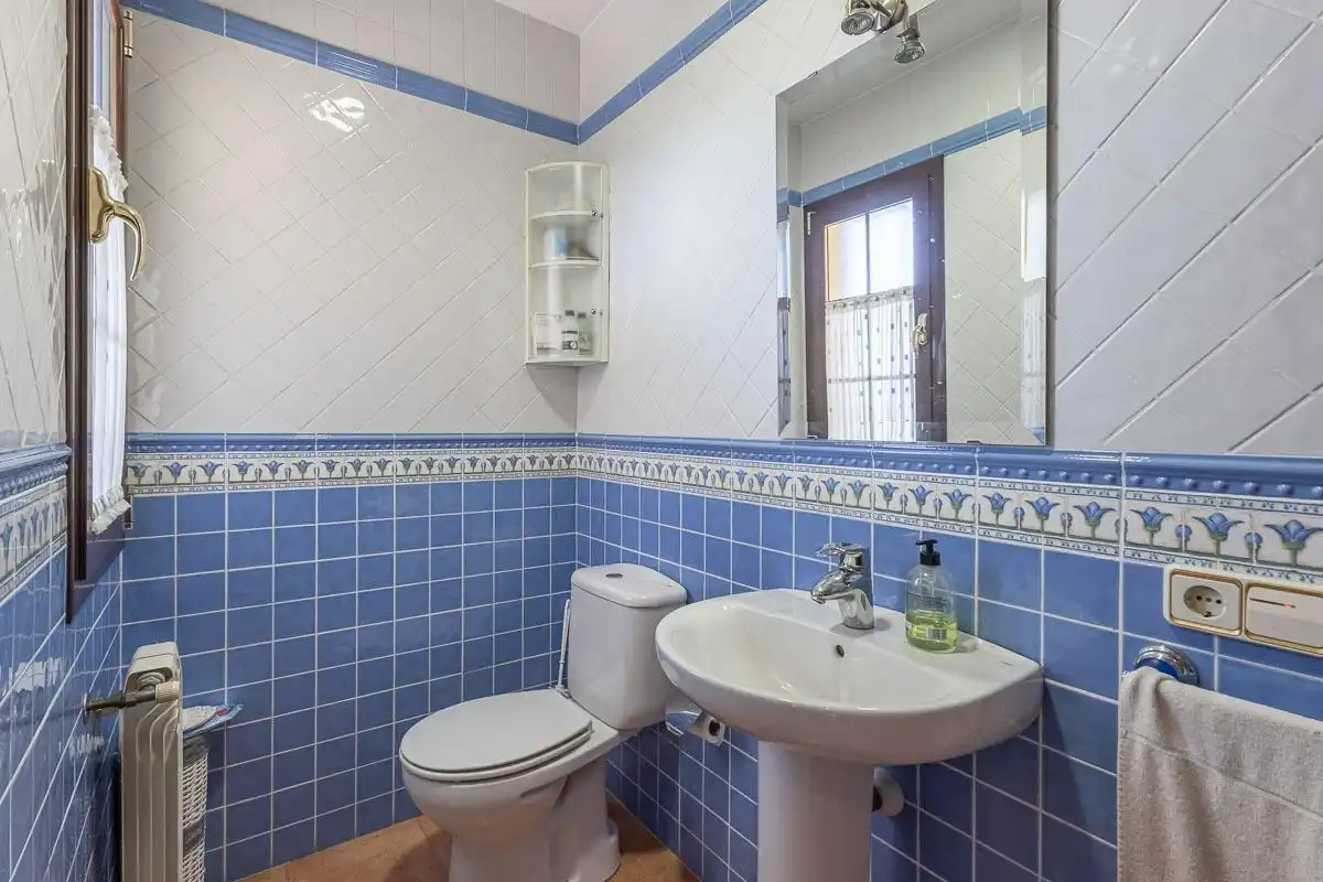 Baño de Casa o chalet en venta en Cájar con Calefacción, Jardín privado y Terraza