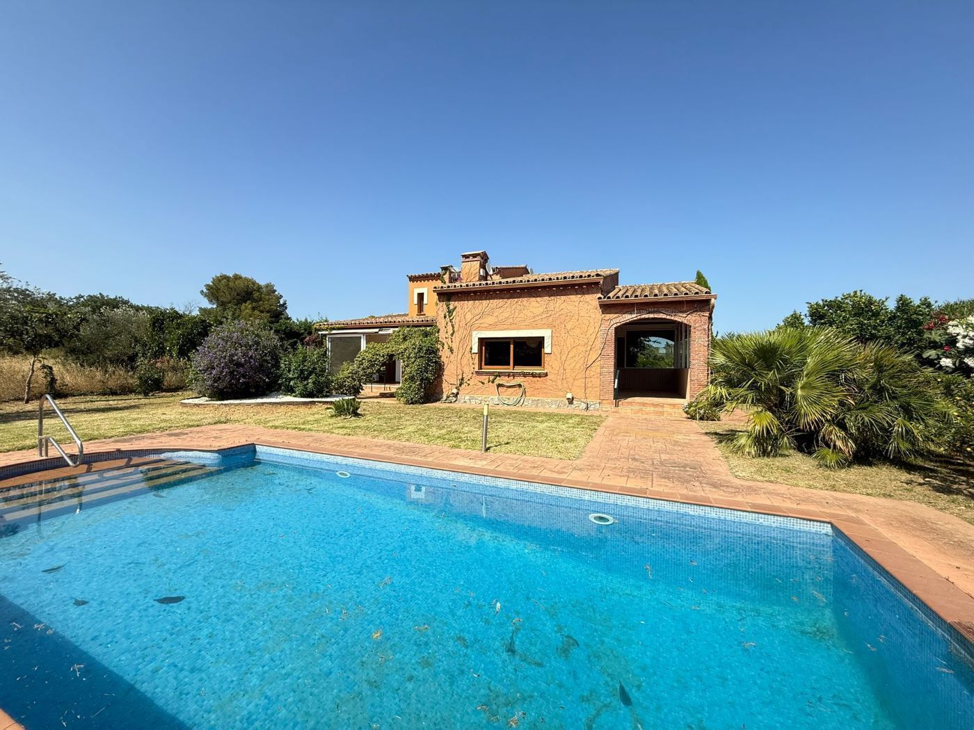 Jardí de Casa o xalet en venda en Peralada amb Aire condicionat, Calefacció i Jardí privat