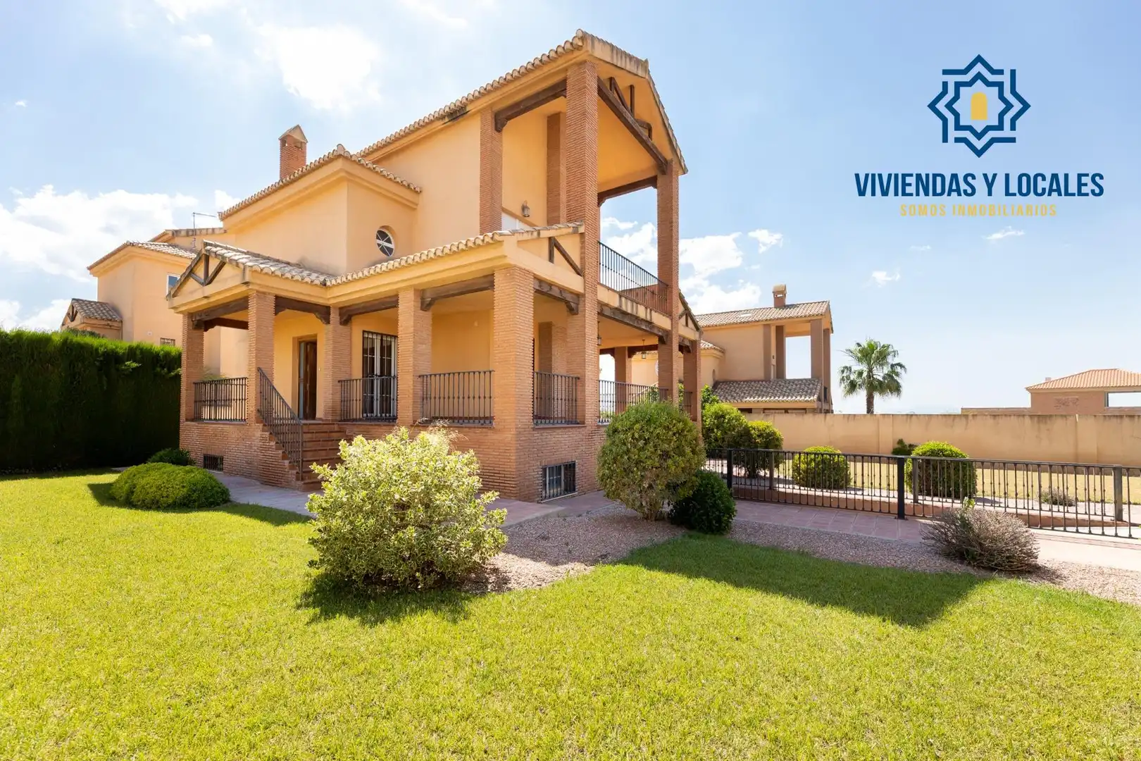 Exterior view of Houses for sale in Dílar  with Air Conditioner, Heating and Private garden