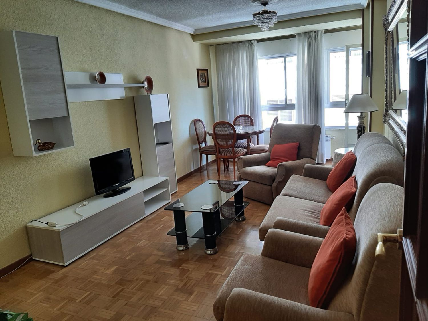 Flat to rent in Sancti Spiritus - San Juan, Centro