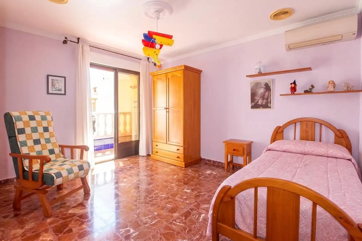 Dormitori de Casa o xalet en venda en Motril