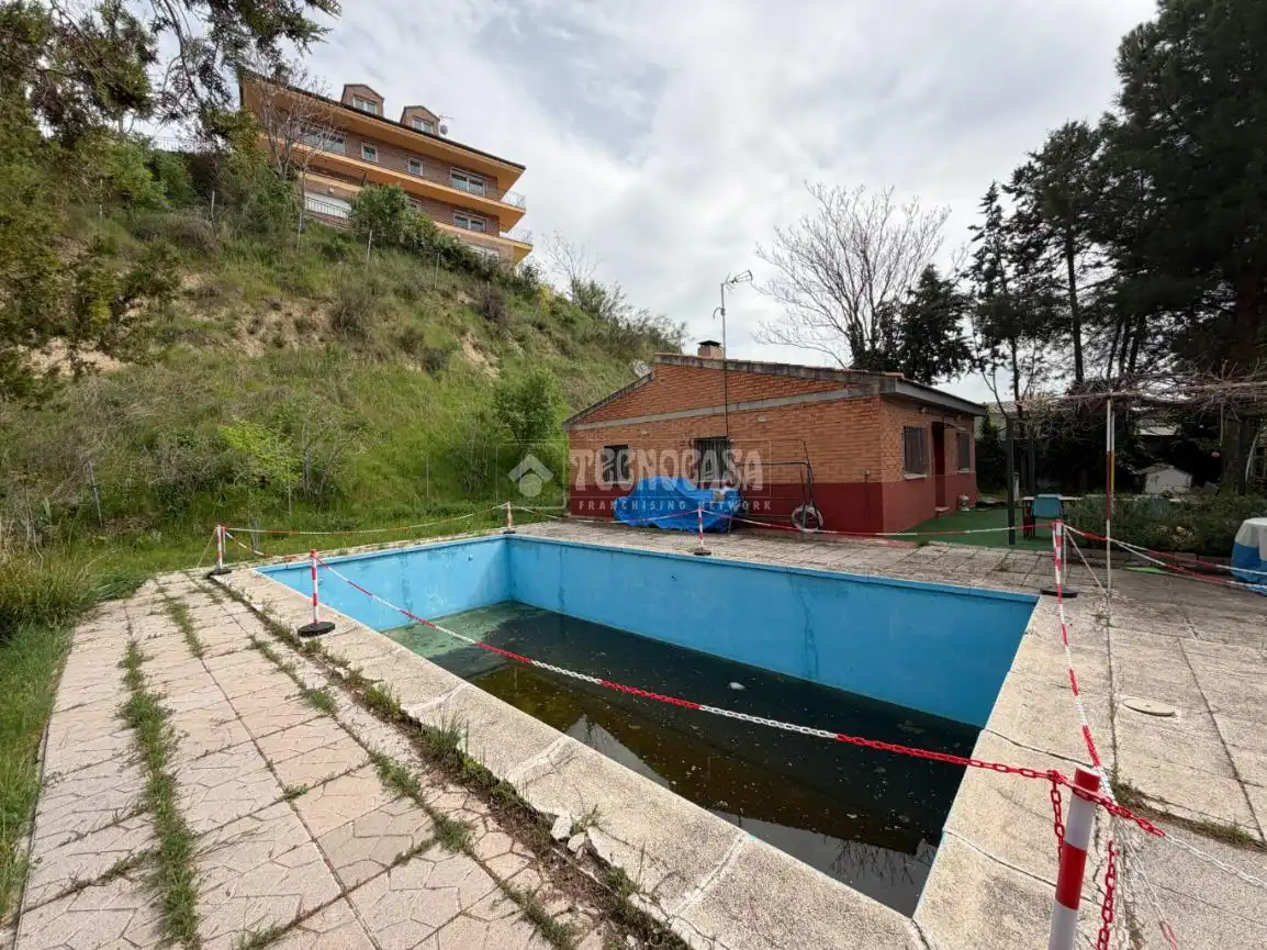 Piscina de Casa o chalet en venta en Paracuellos de Jarama