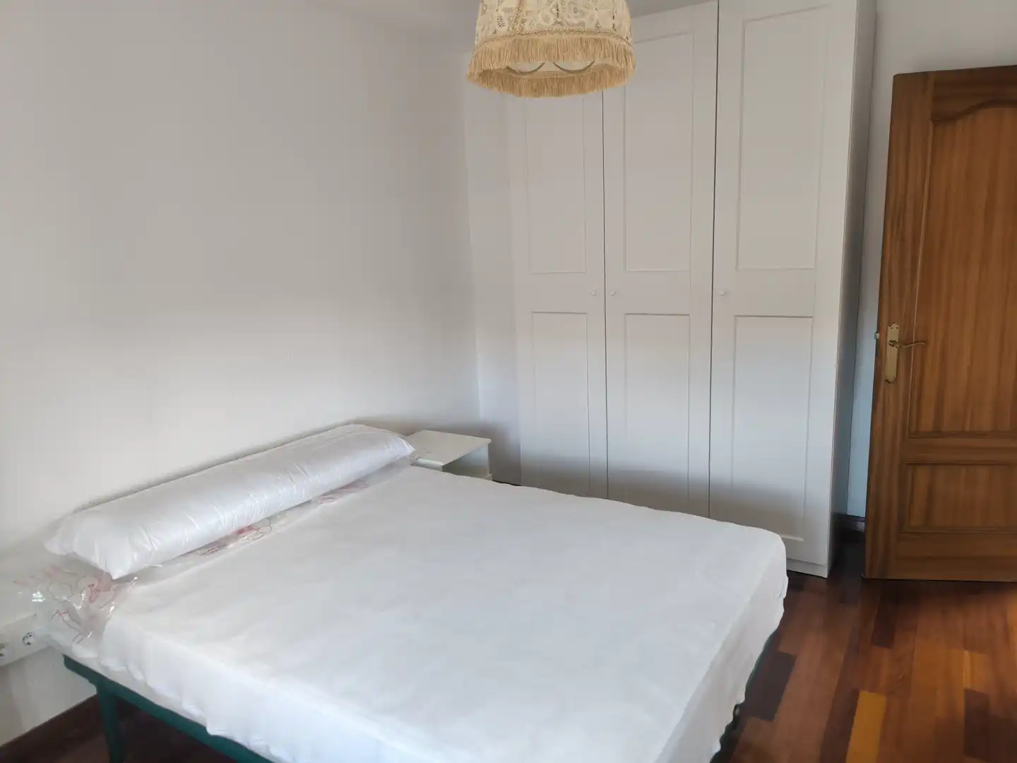 Dormitori de Pis de lloguer en Madrid amb Aire condicionat, Calefacció i Parquet