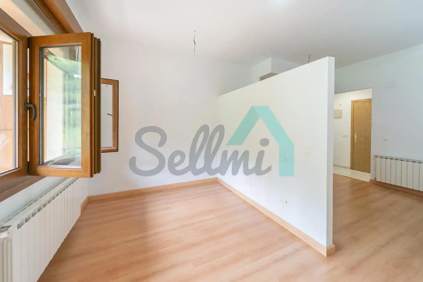 Wohnzimmer von Wohnung zum Verkauf in Aller mit Heizung, Terrasse und Abstellraum