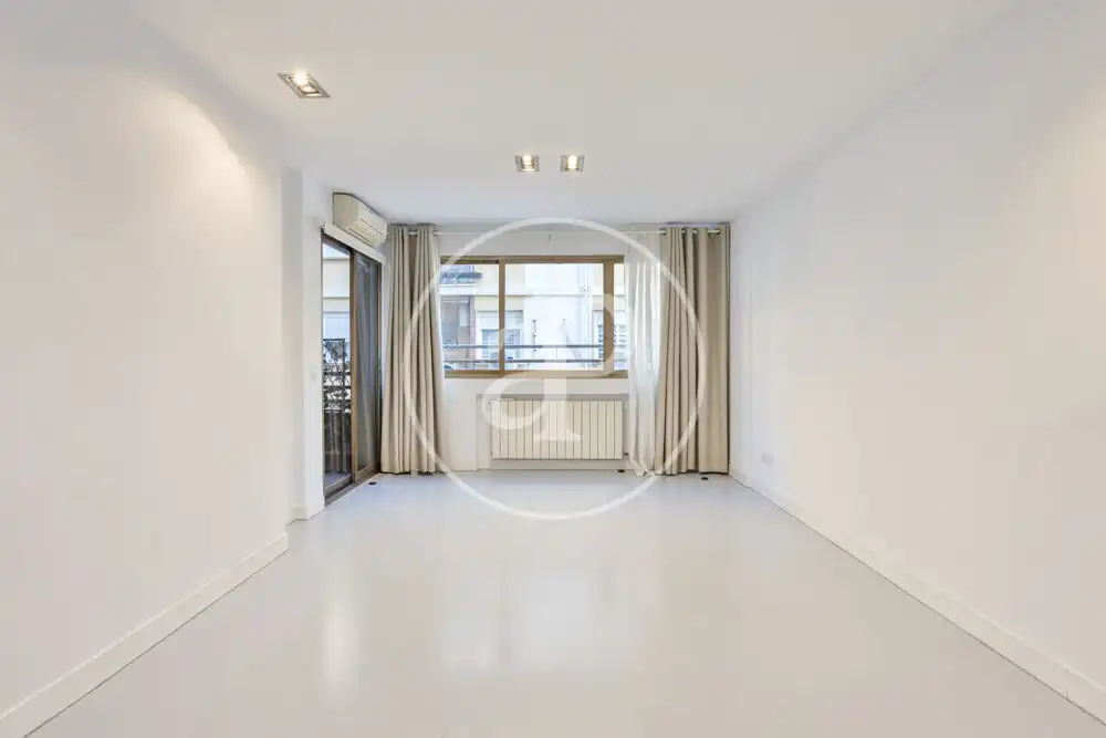 Außenansicht von Wohnung zur Miete in Valencia mit Klimaanlage, Heizung und Abstellraum