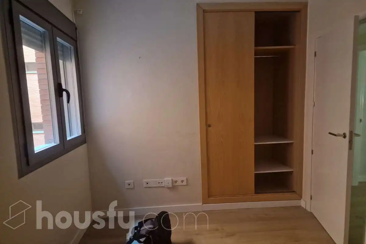 Dormitori de Pis de lloguer en Almería amb Aire condicionat, Calefacció i Terrassa