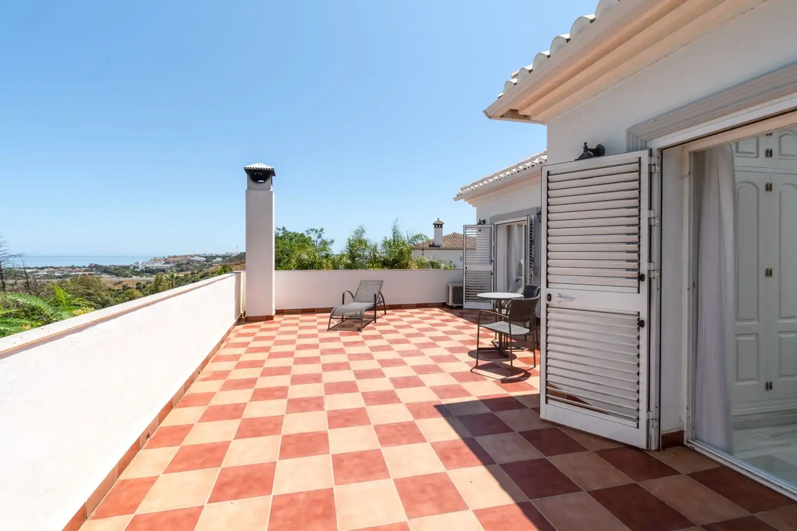 Terrasse von Einfamilien-Reihenhaus zum Verkauf in Mijas mit Klimaanlage, Terrasse und Abstellraum
