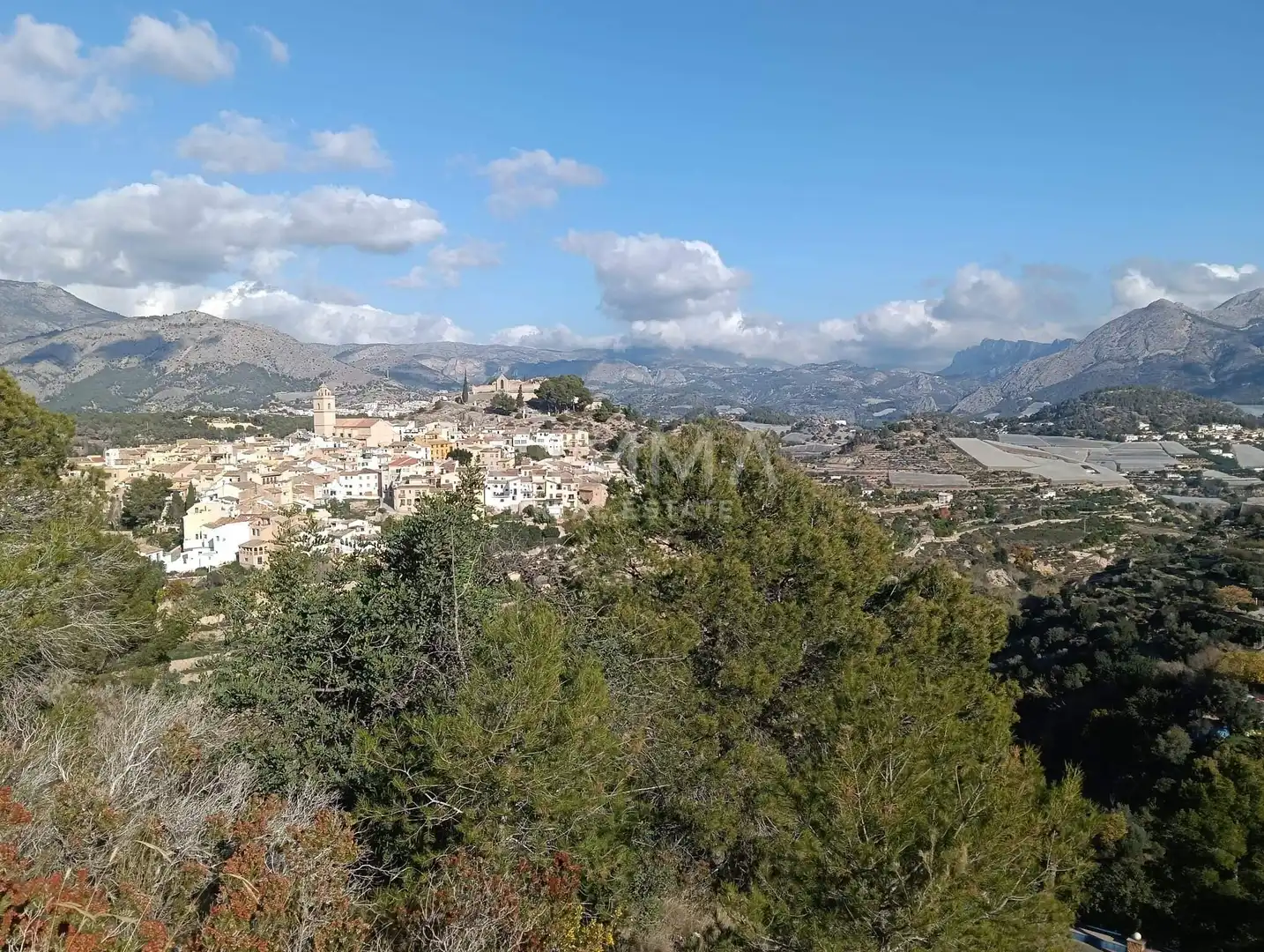Vista exterior de Casa o xalet en venda en La Nucia amb Terrassa i Traster