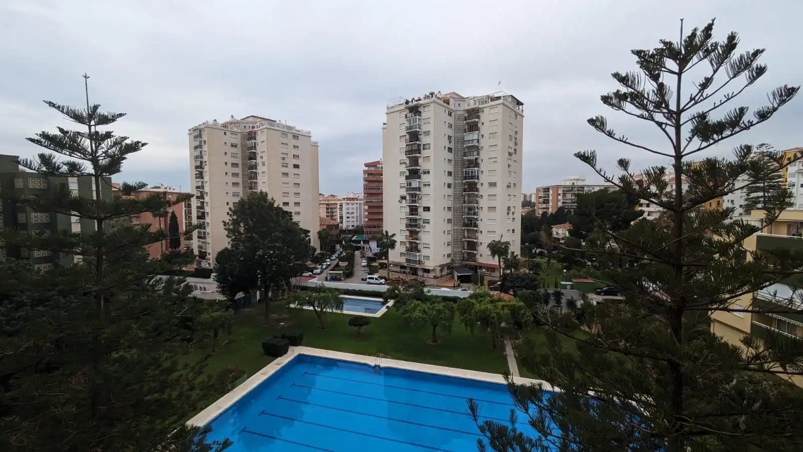 Piscina de Apartamento de alquiler en Fuengirola con Aire acondicionado, Calefacción y Terraza
