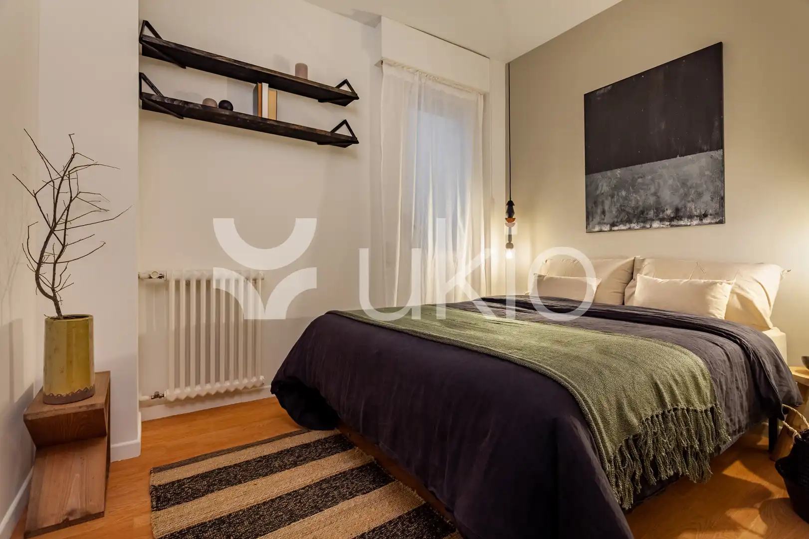 Dormitori de Apartament de lloguer en Barcelona amb Aire condicionat, Calefacció i Terrassa