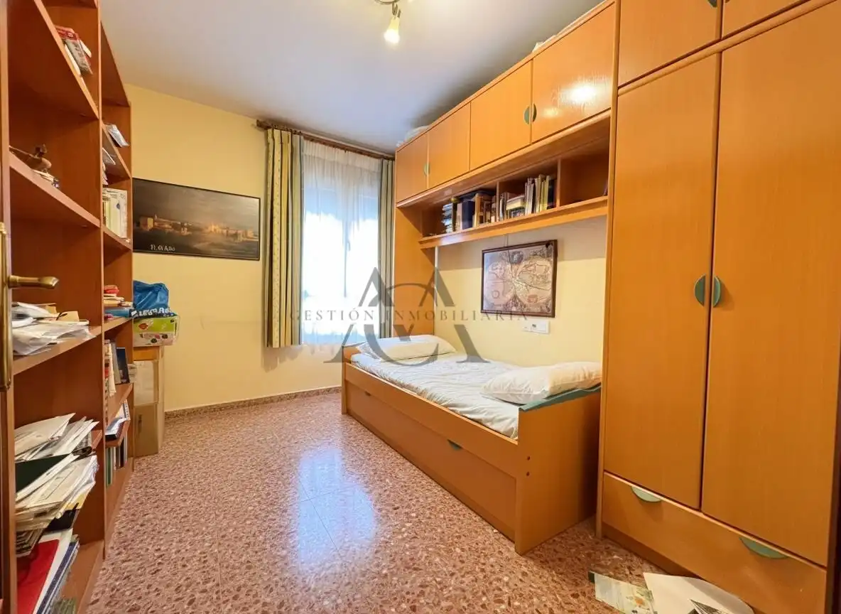 Habitación de Piso en venta en Lucena con Aire acondicionado